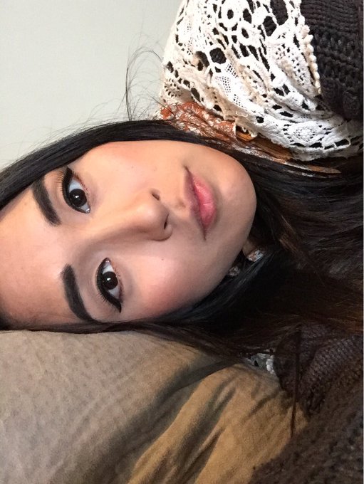 Digging this week's shoot makeup https://t.co/1h4UCBUm8O<a href="/tag/mvsales"class="tags"><span>#mvsales</span></a>