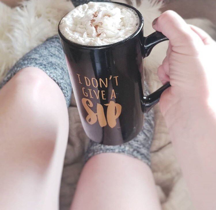 🎶I really can’t stay, Baby it’s cold outside 🎶the weather has us enjoy cocoa with our friend at @domestic_bliss_squared #boise #snowdays