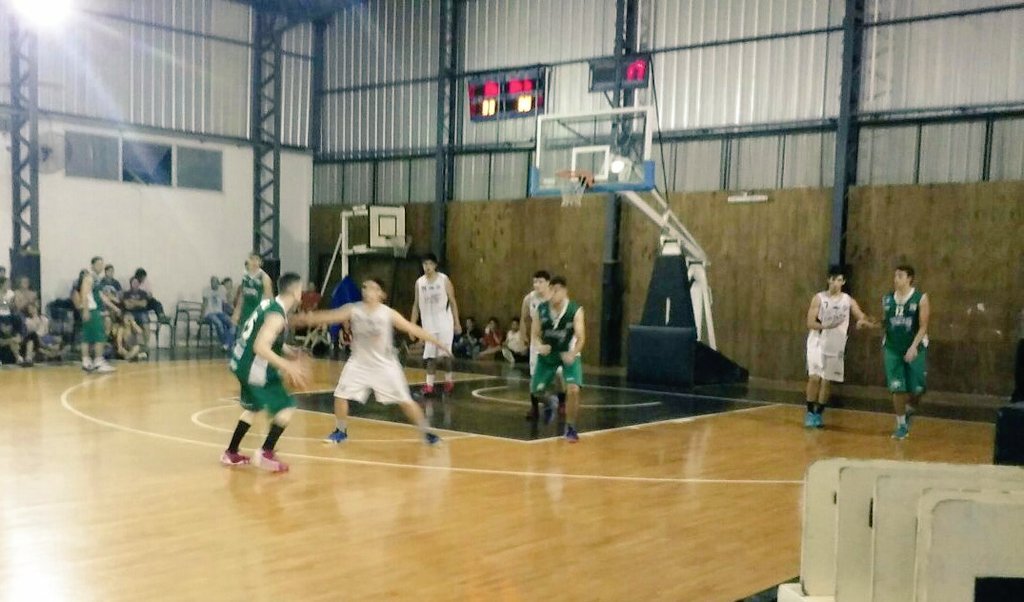 #Top20 #Playoffs #U19 Cuartos de final: Final del tercer cuarto: <a href="/crlosindios/">Los Indios Basquet</a> 37-47 #Ferro <a href="/FEBAMBAok/">FEBAMBA</a>