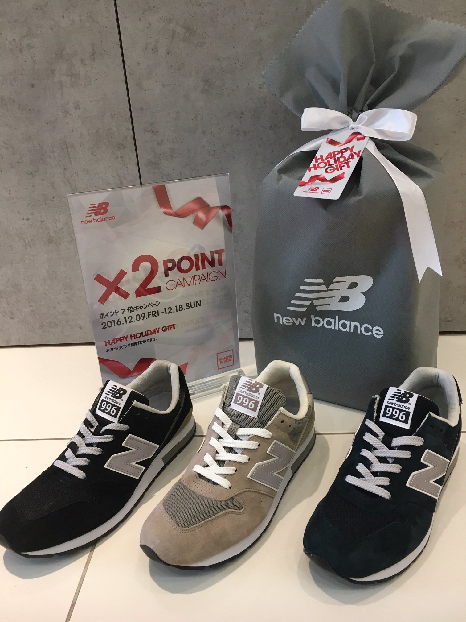 ニューバランス青山 プレゼントをする機会の多い１２月 何にしようかお悩みの方が多いのではないでしょうか Mrl996 An Ag Bl Price 13 800 税 22 0 30 0cmと幅広いサイズ展開なので 男女共にプレゼントしやすい商品です お揃いの物をお探しの