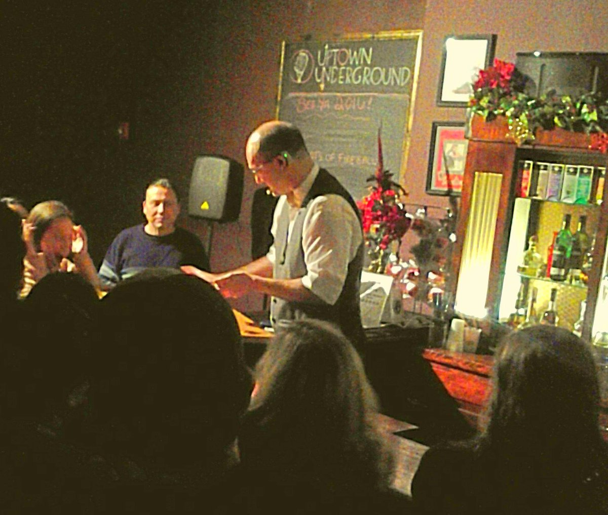 UUChicago's tweet image. Come see some amazing table magic at Chicago Magic Lounge here at Uptown Underground!