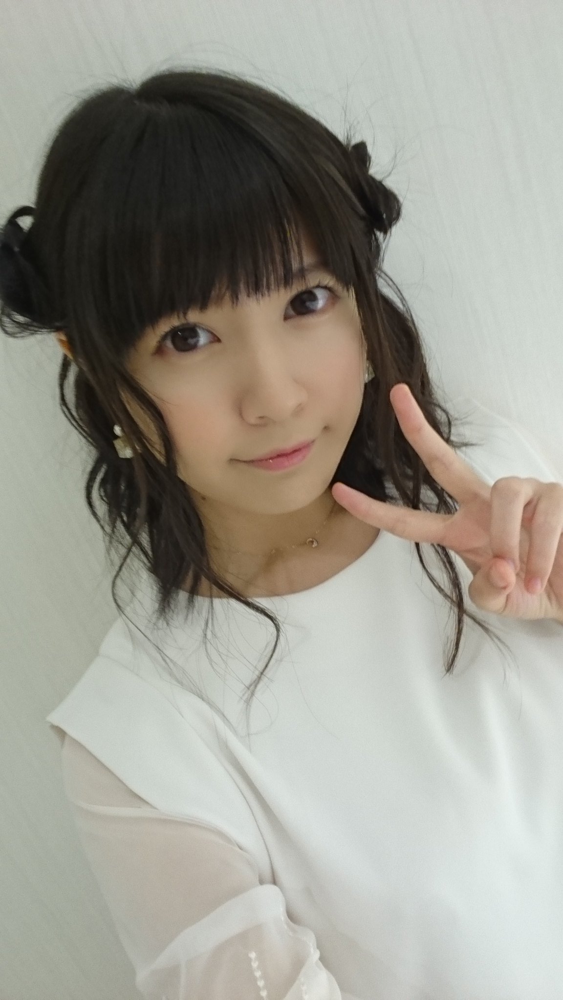 竹達 彩奈 艦これパンフの撮影の時 大和がお姉さんな雰囲気なのでわたしも大人っぽい服を選んで撮影しました 髪型はひつじさんをちょっと崩したよ ひつじヘアアレンジが一番お気に入りである T Co Arxn8hd68u Twitter 竹達 彩奈 艦これパンフの撮影の時 大和がお姉さんな雰囲気なのでわたしも大人っぽい服を選んで撮影しました 髪型はひつじさんをちょっと崩したよ ひつじヘアアレンジが一番お気に入りである T Co Arxn8hd68u Twitter