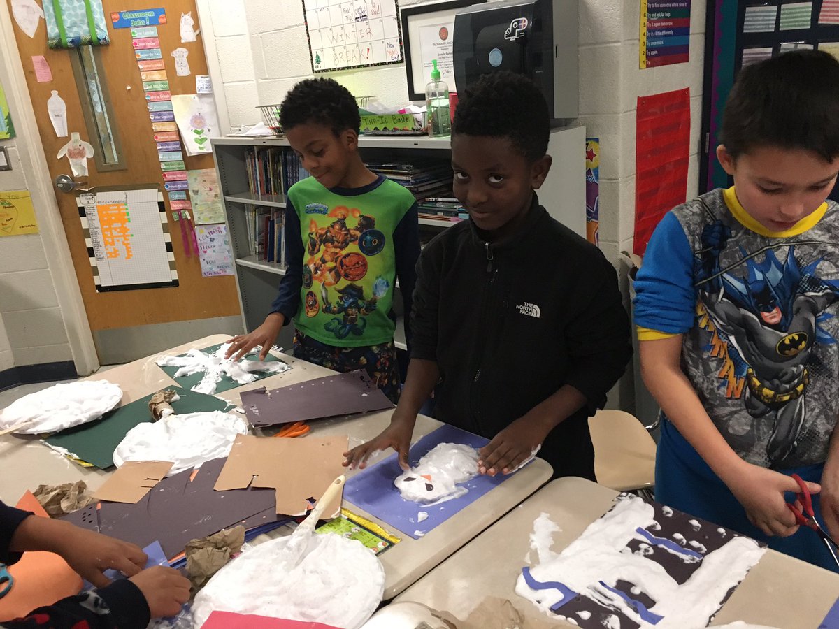 thejiffburnell's tweet photo. Everyday we have fun, but some days we have a LOT of fun! #artinclass #christmascraft @fallhamiltoneos https://t.co/lMwoigS9hM