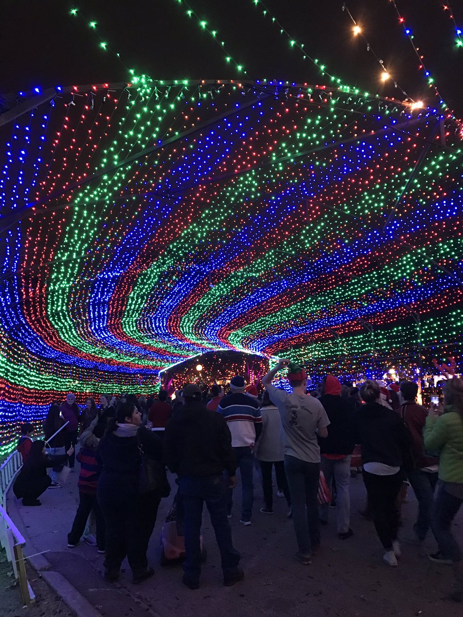 ca_blackdiamond's tweet photo. What do Black Diamond Athletes do at the Trail of Lights....stunt of course! #trailoflights #atx #tol #tiod #thisisourdestiny @CA_AustinTX https://t.co/C7mMLKScWt