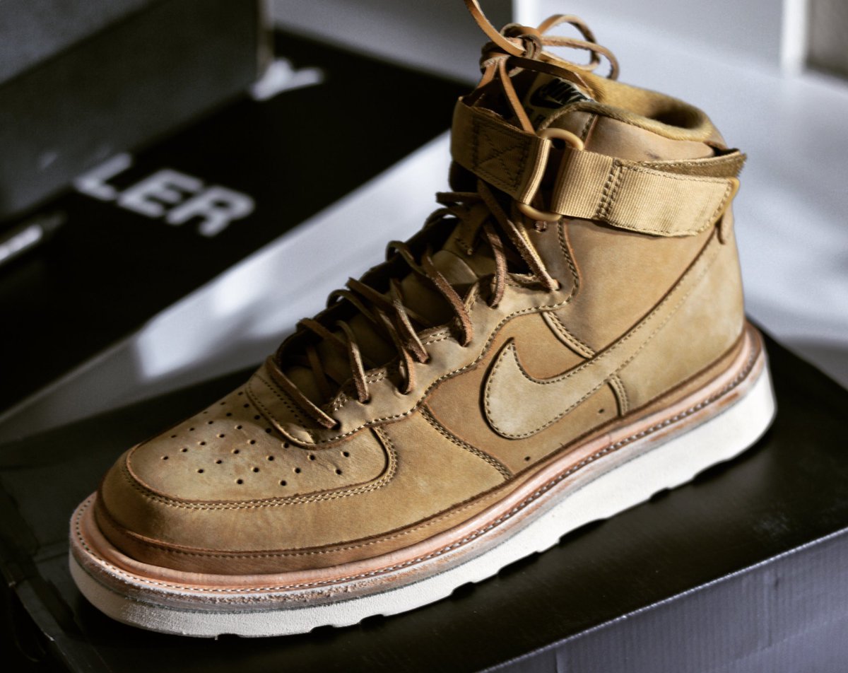 Randythecobbler's tweet photo. Sneak peek 👀 #AF1BootHybrid https://t.co/GtCAq7lLXa