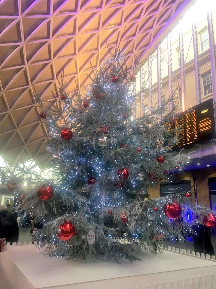 ForwardAssist1's tweet photo. Hey @verrimus ...Another one for your collection! Kings Cross @ForwardAssist1 very festive! #showyourtree #treeoff #bauble_envy #RedCupCheer https://t.co/bcQuQ5nxhK