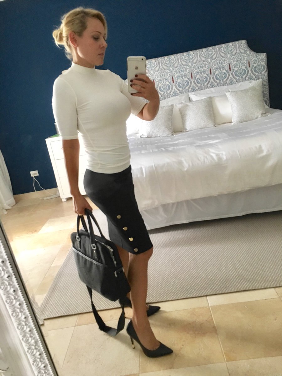 glo_diary's tweet photo. Let's Do It 👊🏼! Happy FRIDAY #TGIF #OOTDbusinesscasual #blackskirtfriday #turtleneck #businesscasual #capcanaliving #OOTD https://t.co/yCALdiNpVk