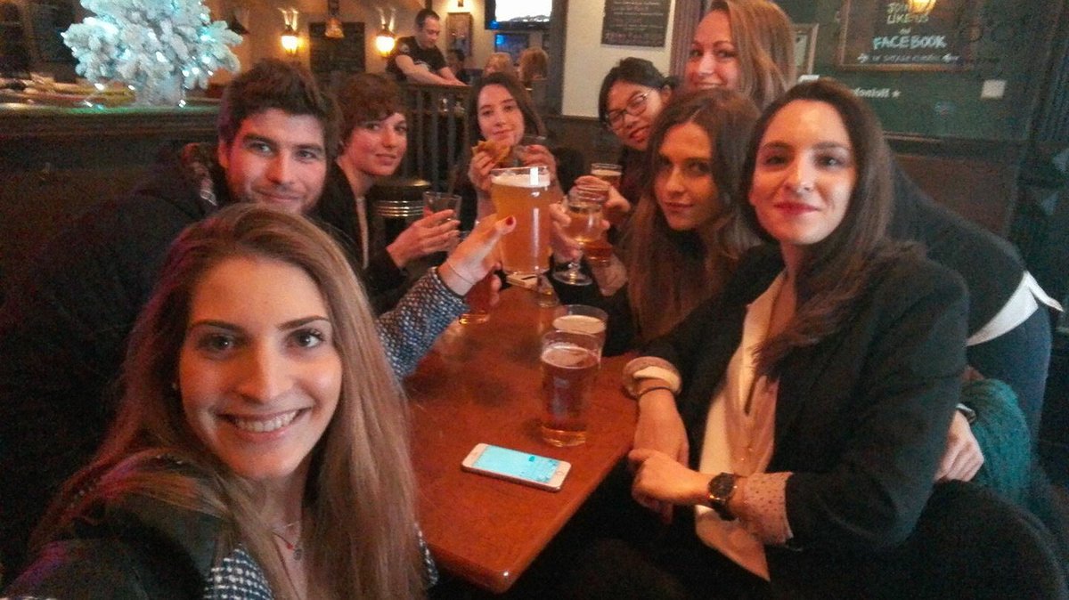 Cocoricom2's tweet photo. Quand t'es content d'avoir géré des mères 💃🏻 l'équipe de @Cocoricom2 le bec dans la bière #EFAP #icart #digitalbattle 🐤 https://t.co/KBBw2wS0WB