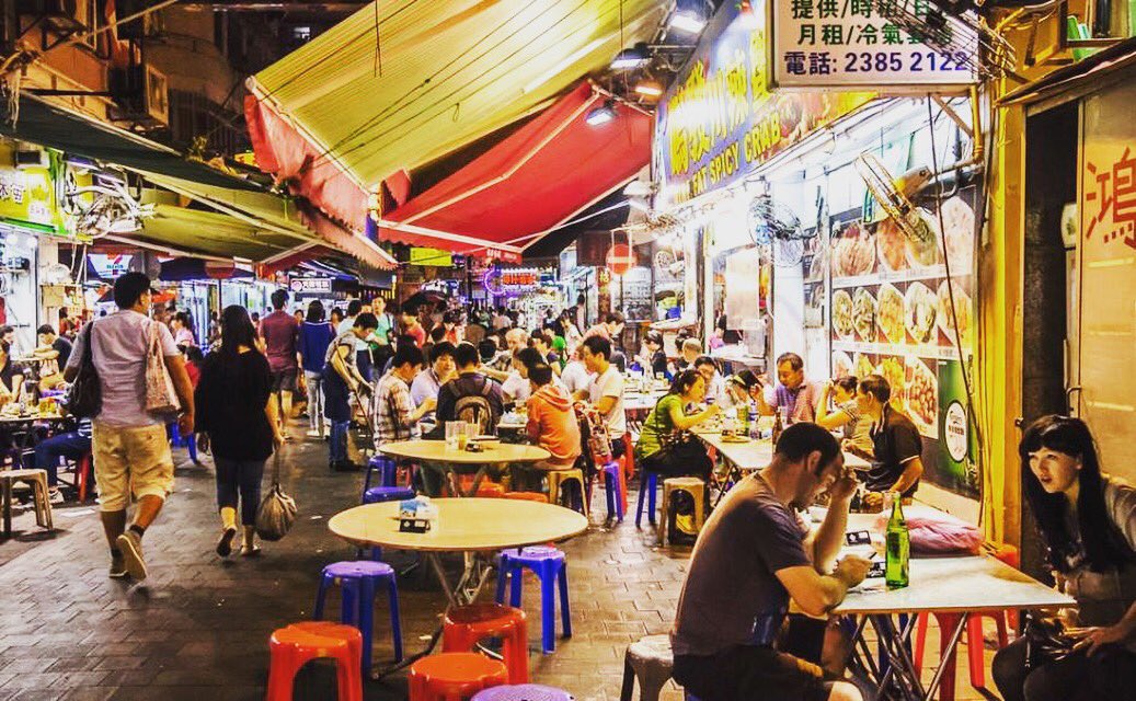 Y como lo mejor de #NoodlesRest es la comida de la auténtica cocina #AsianStreetFood. 🍜🍥

#takeaway #granada #noodles #padthai #bao #arroz