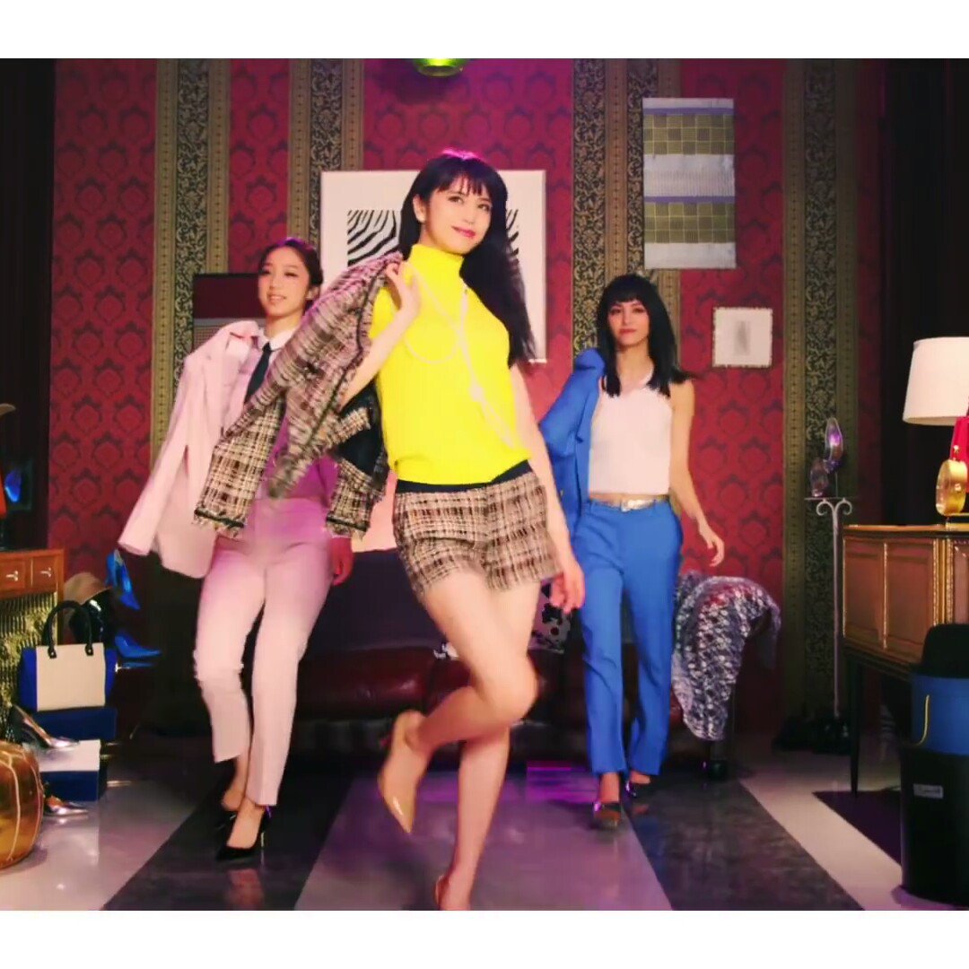 Flower_Sato7's tweet photo. E-girls
NEW ALBUM「E.G.CRAZY｣
収録曲「All Day Long Lady｣
のMVが解禁となりました!!
OLやオフィスをモチーフとしています👀✨
個人的に好きなのは
ののりきと黄色が一緒💛&amp;るりちゃんのオールバックです😏
皆さん要チェックです✌✨ https://t.co/eo5viWhKIh