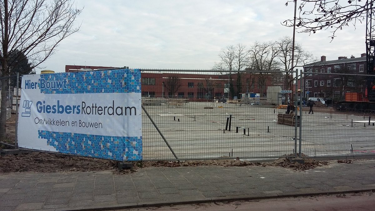 ericvanendschot's tweet photo. Bij MFA Verhulstplein is de begane grondvloer gereed , maandag prefab wanden plaatsen .@giesbersrdam https://t.co/uELx3rEUgI