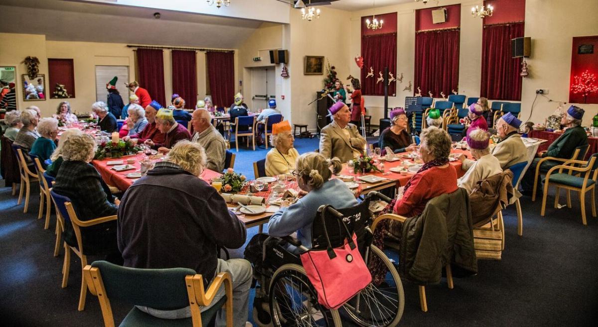 Masonic lodge room donated to help bring festive cheer to vulnerable &amp; elderly residents of Chipping Sodbury: goo.gl/gqSpgs