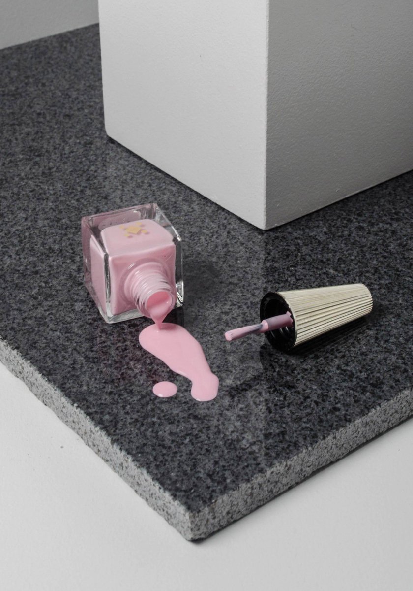 #FridayFeature #DecoMiami nail polishes are vegan, cute, trendy, and made in USA! Available on our website! >> buff.ly/2h5gpAx