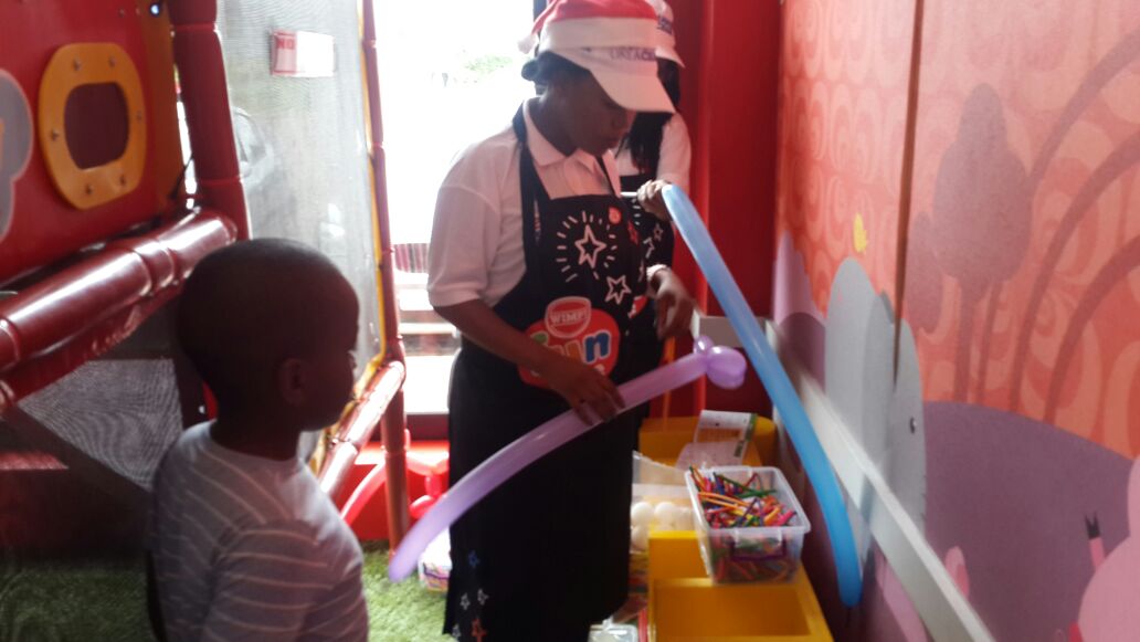 wimpy_sa's tweet photo. Who doesnโt love a balloon animal ๐๐ #SummerLikeAChamp #Engen1Stop https://t.co/uPbkMNKvuh