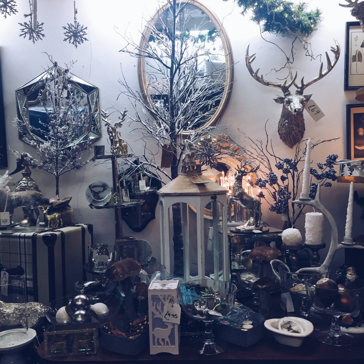 We made our annual trip to our fave Christmassy garden centre, of course I had to share it #ontheblog ow.ly/v3O8307aFl8 <a href="/LbloggersChat/">#LBLOGGERS</a>