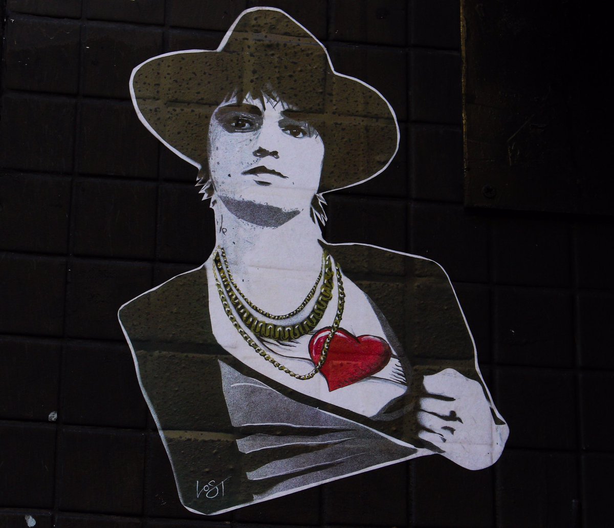 Out in shoreditch this wkend look out for nice new work by <a href="/manyoly/">Manyoly</a> @Donklondon #senzart911 &amp; #losthills #streetart #londonart #shoreditch