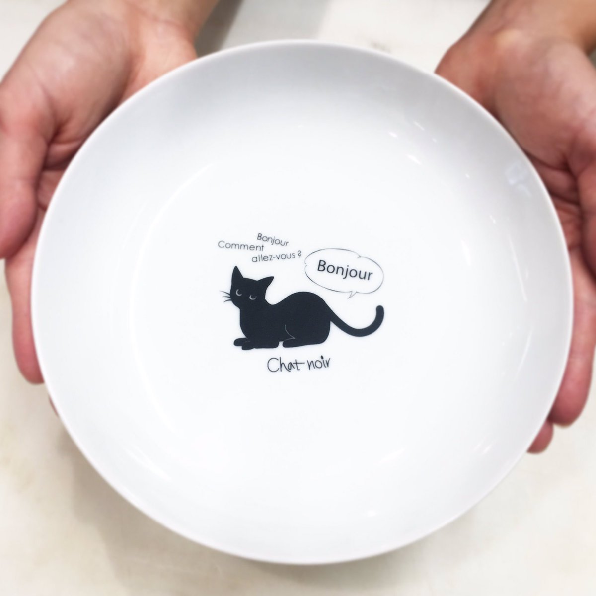 ট ইট র Chat Noir 寝屋川店 Christmasデコレーションケーキ 予約特典のお皿はこんな感じです 予約は12月日までです シャノワール 黒猫のケーキ屋 寝屋川 予約特典