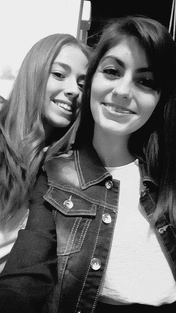 6_aanacristina's tweet photo. necesito una feria d las nuestras😵👭❤ #techod- 😔 @_SandraCasado https://t.co/wE02Zl1fm0