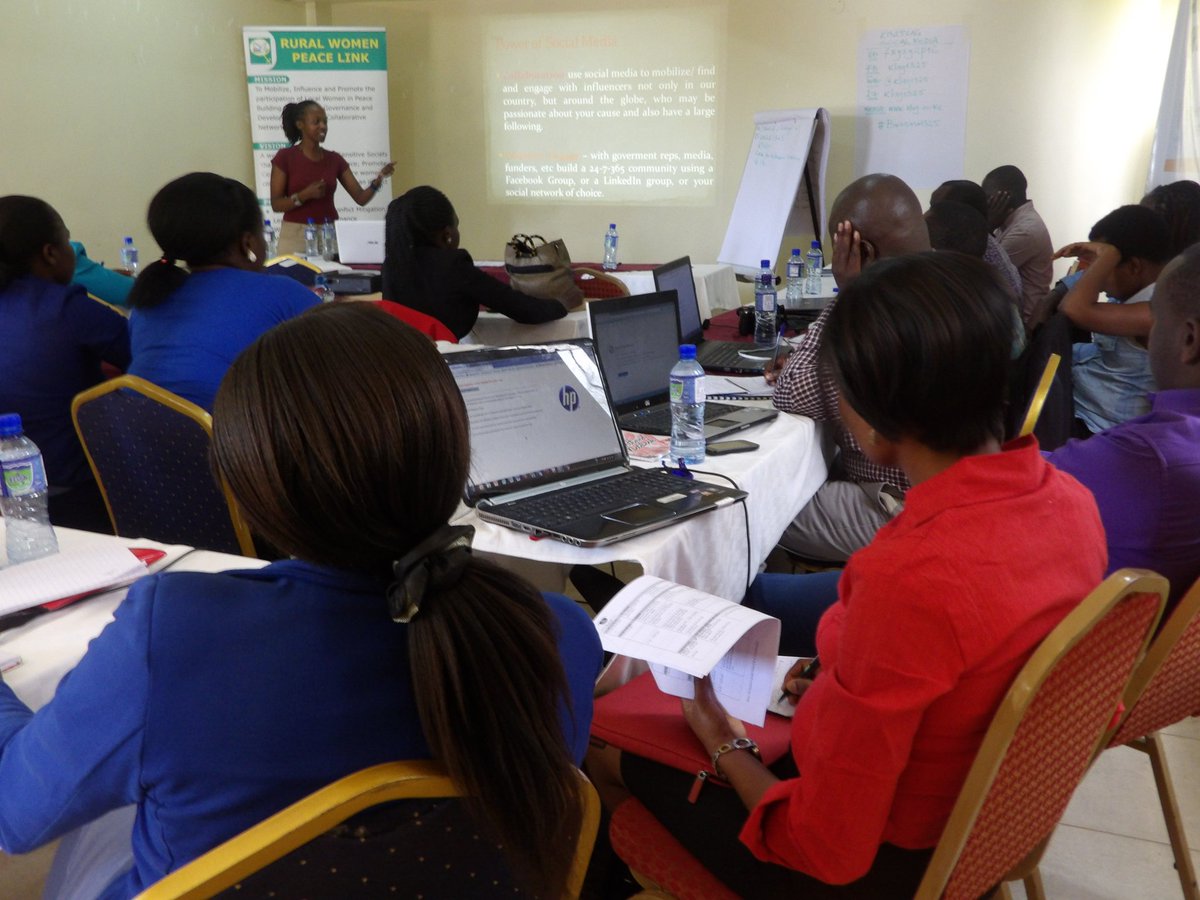 klag1325's tweet photo. @AfricanDaughta helps journalists understand how social media can raise awareness on &amp; promote Advocacy of #unscr1325 https://t.co/3FkXfJzdtf