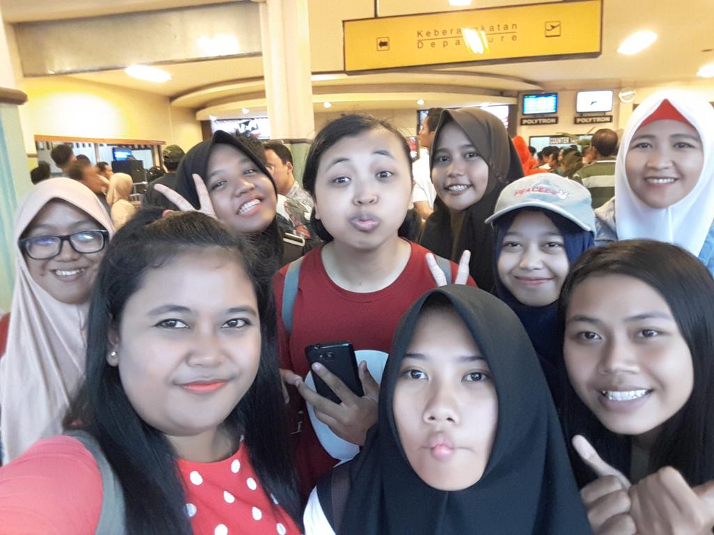 Pasukan pink semarang siap menyambut kedatangan kalian <a href="/Cherrybelleindo/">Cherrybelle Indonesia</a> <a href="/25MutiChiBi/">Mutiara Dewi</a>  <a href="/26ElaChiBi/">Laelaahn</a>