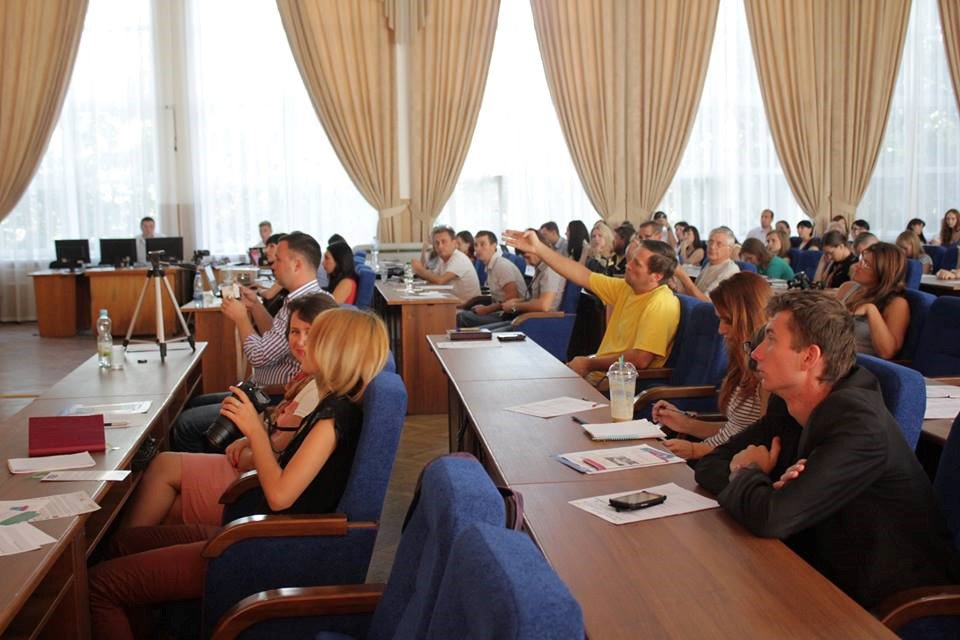UNDPUkraine's tweet photo. 35% of #Ukrainians aren’t aware of their #CivilRights, &amp; 39% have no knowledge about citizens’ duties to the state | https://t.co/P0ZOfM9TkJ https://t.co/BPXiIarvDX