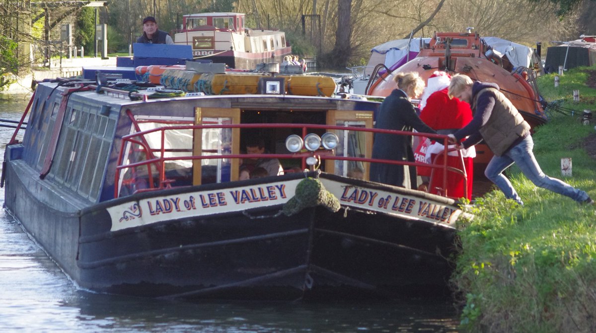 LeeValleyBoats's tweet photo. Last chance to book for the #Santa #Cruise, spaces on the 4pm trip on Sat. Come and enjoy a 1 hr cruise with Santa joining along the way https://t.co/5gDvwYiH6A