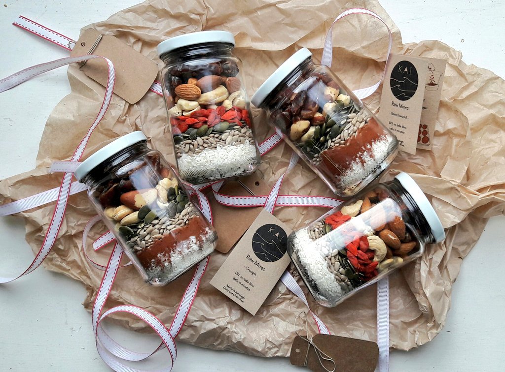 Stuck for a gift for the health food fiend in your life? #BuyIrish and gift these DIY no bake raw mix jars by @kairawmixes 🎁 #supportlocal 🍀