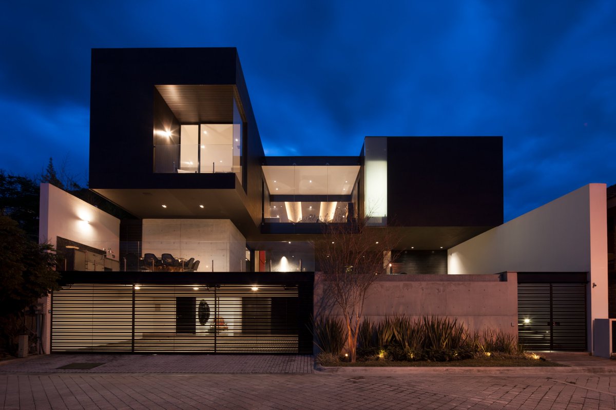 pornarch's tweet photo. Today the PRN #projectoftheweek is CH House by @glrarquitectos. Create a profile on https://t.co/f8O3selxz3  to be selected for next week! https://t.co/rXoGZV40jG