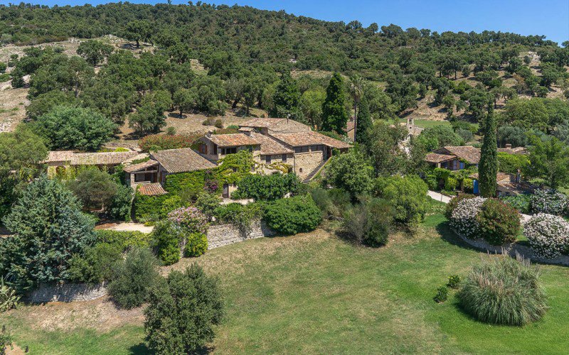 Binnenkijken bij Johnny Depp in Frankrijk - Nieuwe post op Studiocolumbo.com studiocolumbo.com/?p=1520 #binnenkijken ...