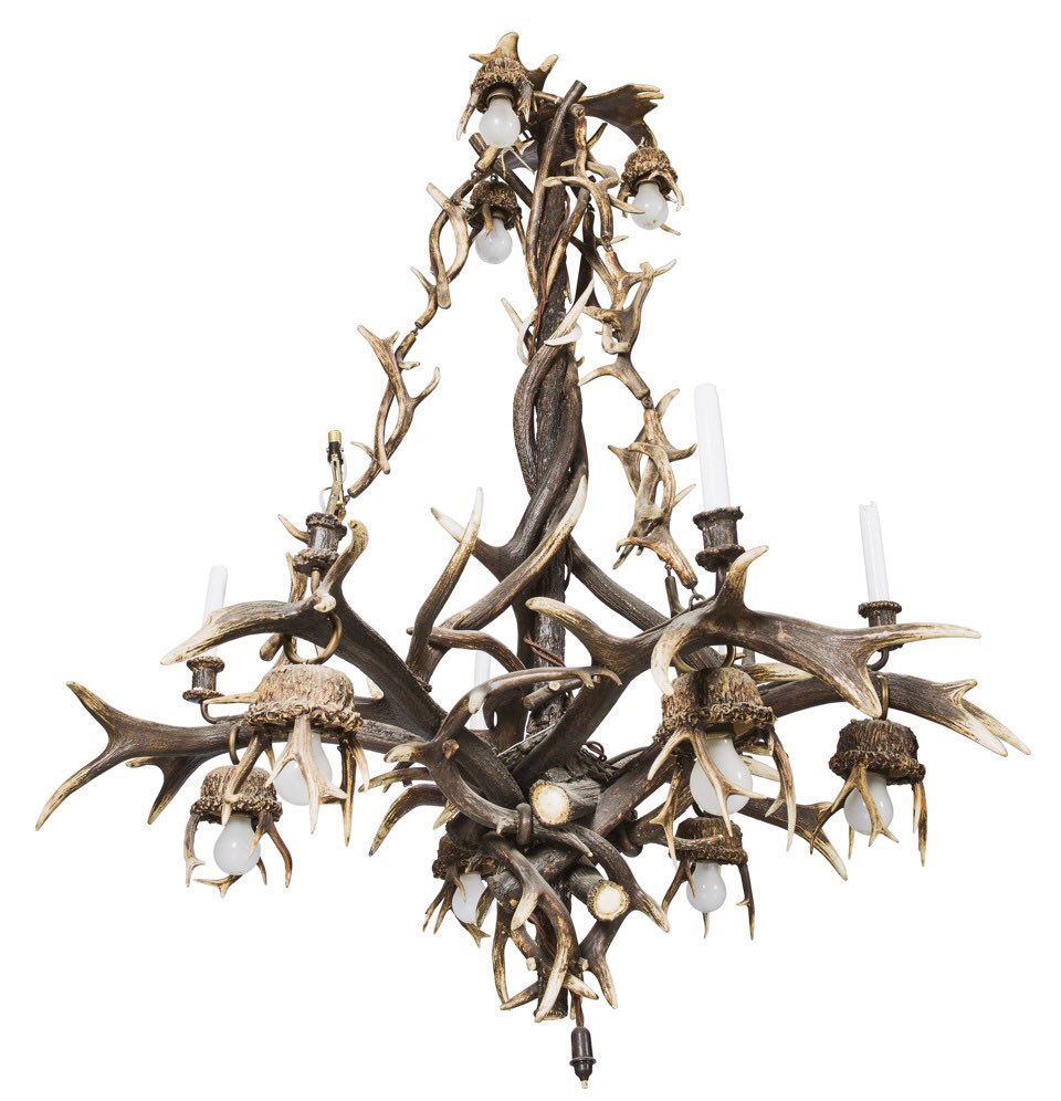 dorotheum's tweet photo. #AdventCal, day 16: hunting for good will? Give someone this rustic chandelier for Christmas and you'll find plenty: https://t.co/dVOlVVfvHA https://t.co/cfF40Zc3sc