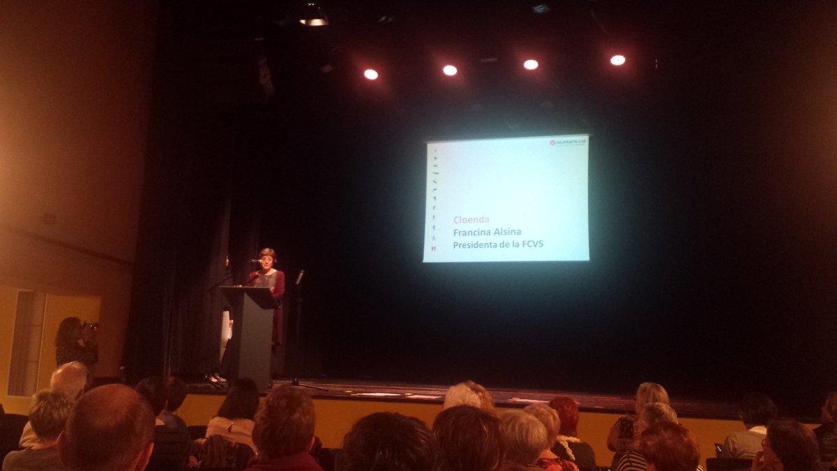xarxanetorg's tweet photo. La @Francina_Presi, presidenta de @voluntaris_cat clou l'acte de celebració del #DIV2016 https://t.co/R1dCmdi3OI