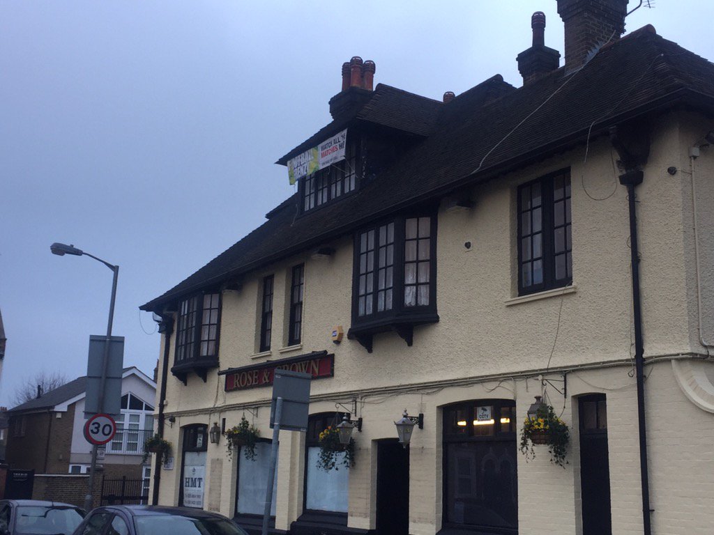 HarrisKatiejoy's tweet photo. #tooting #local #grapevine anyone know the score with the #roseandcrown #pub  ?? https://t.co/Mo3mSLocAx