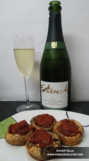 bonrotllo's tweet photo. Estruch Gran Reserva Brut Nature con Setas Rellenas de Sobrasada ➤https://t.co/vSlLRj8hny #chardonnay #pinotnoir #appariements #Paarungen https://t.co/D9ygle0dLZ