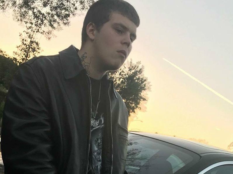 glamrappl's tweet photo. Yung Lean zaskakuje swoich fanów i wypuszcza niezapowiadany mixtape pt. "Frost Gold" ! @yungleann https://t.co/fiWF07amMg