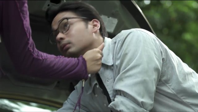 Owowow...jangan pada jelous iyaaa heheh, bella lagi ngelapin keringetnya pierre tuh gaes #NETDramaQueen_25