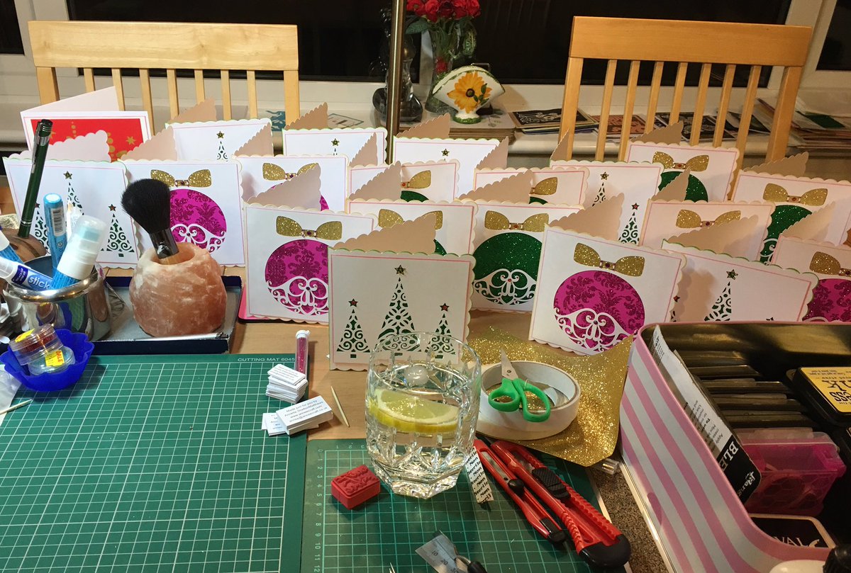 Anneecraft's tweet photo. Busy busy card making time. https://t.co/6bj0MMBGzm