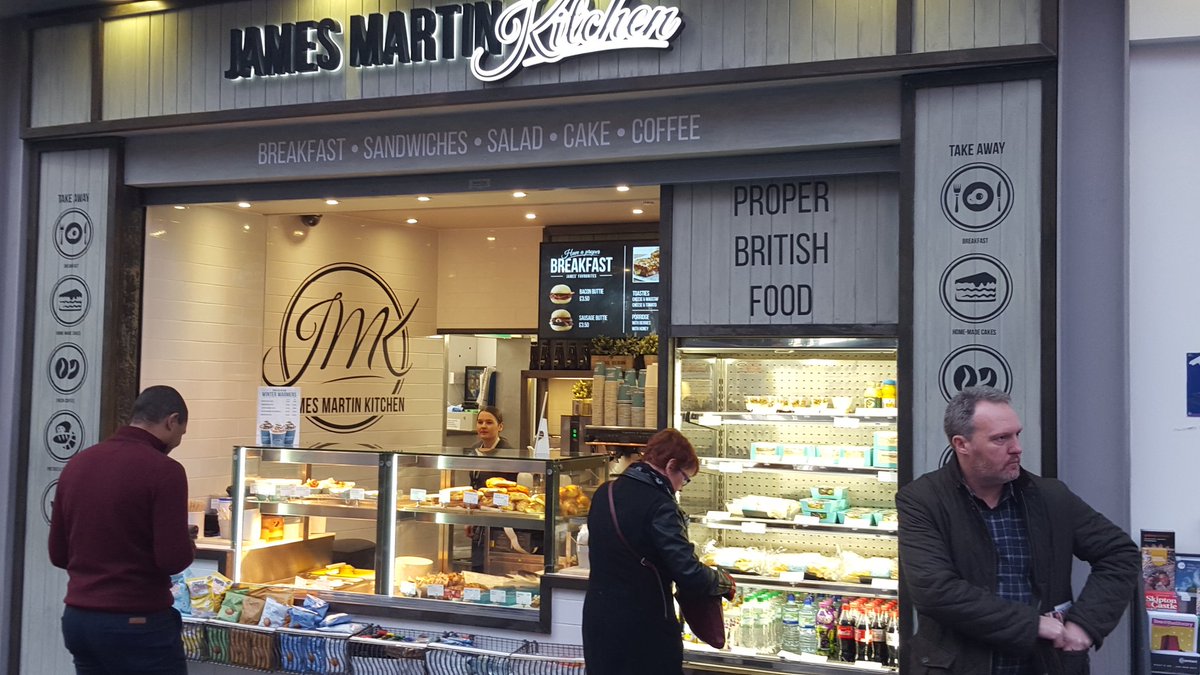 Breakfast with <a href="/jamesmartinchef/">James Martin</a> in #Manchester #properbritishfood