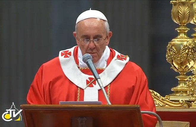 #PapaFrancesco presiede la concelebrazione eucaristica con i Cardinali di Roma. SEGUI ORA LA DIRETTA TV ➡ goo.gl/ZvfGlX