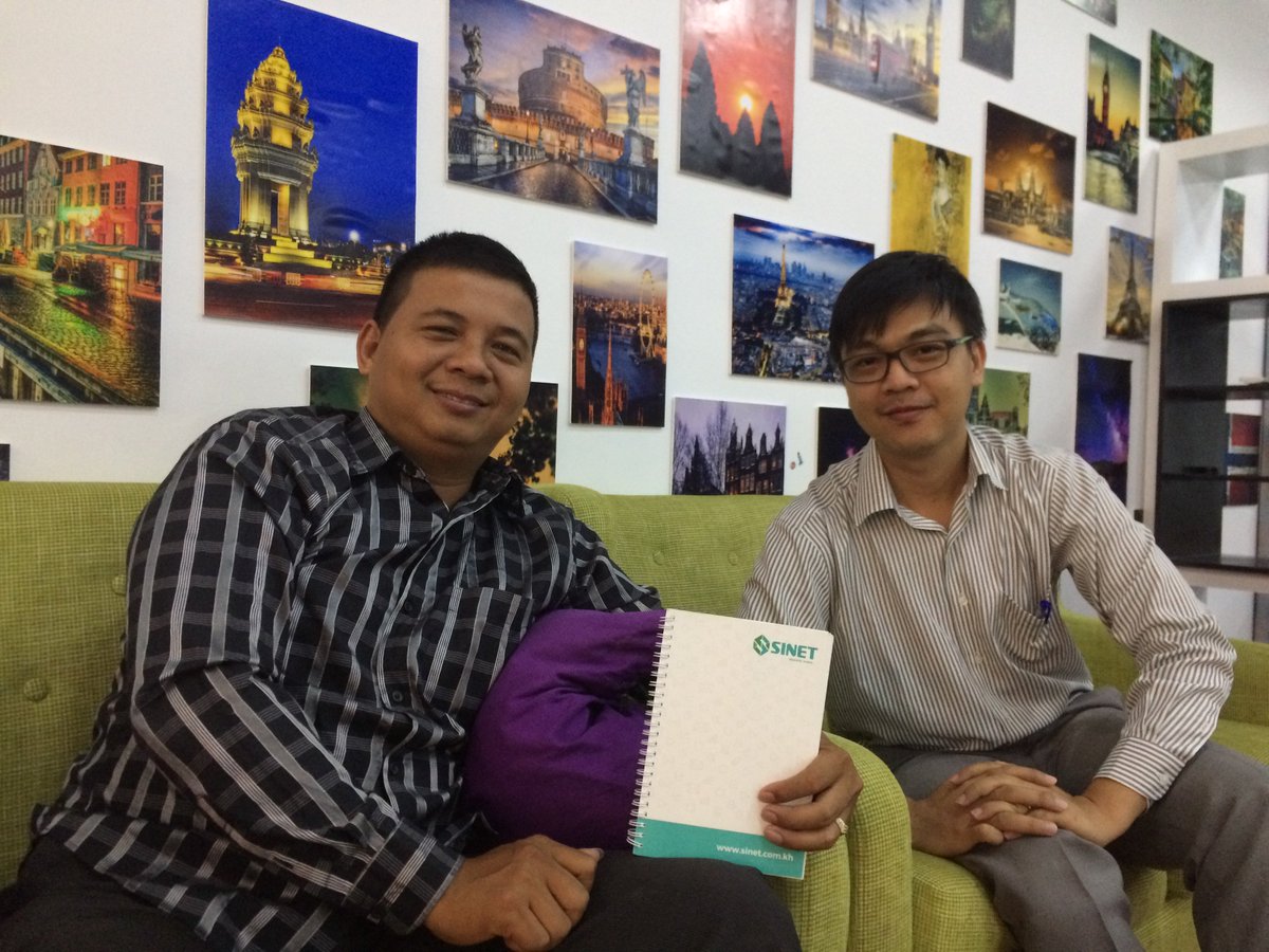 sinetKH's tweet photo. Vireak Ouk, our COO, had a nice chat with @chantra of #EmeraldHub & organizer @barcamppp, about tech startups & #InternetKH
#phnompenh https://t.co/uVrWhQOE3z