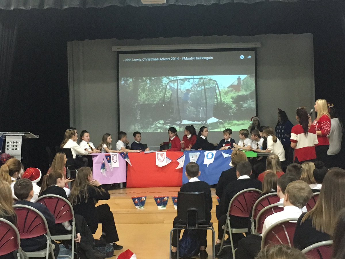 Pryderi_NHS's tweet photo. Christmas quiz is in full swing #christmas #bringyuletoschool https://t.co/JPSwl8WyDg