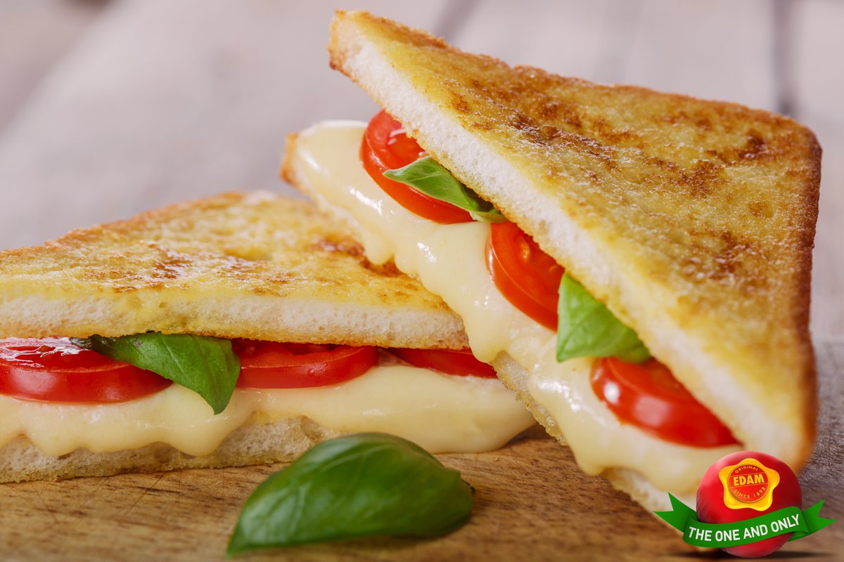 Сэндвич с ветчиной и сыром. Треугольный бутерброд. Сэндвич с ветчиной и сыром. Сэндвич с ветчиной спар. Как сделать сэндвич с сыром.