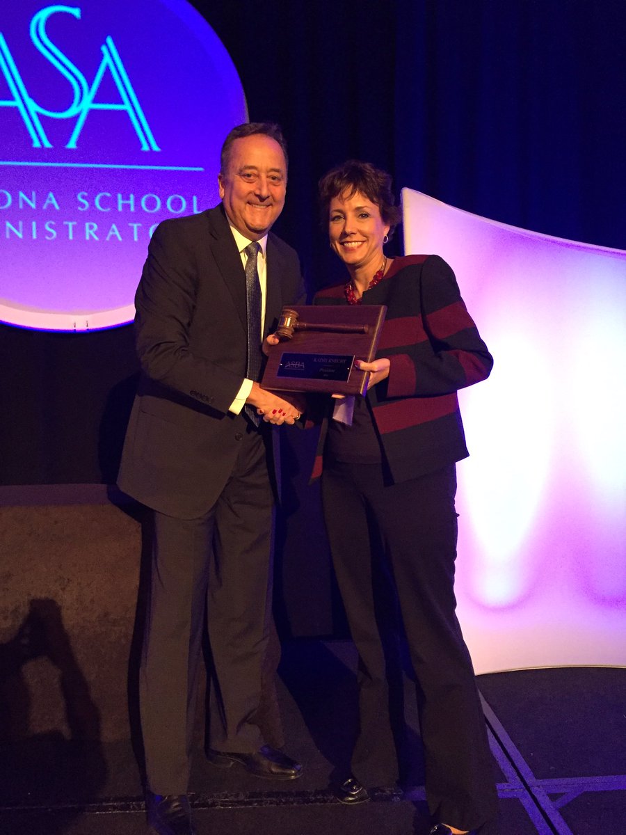 AzSBA's tweet photo. Thank you to our 2016 president @KDKinAZ for your service! @PeoriaUnified11 #ASBAAC2016 https://t.co/qNBFG9cVvh