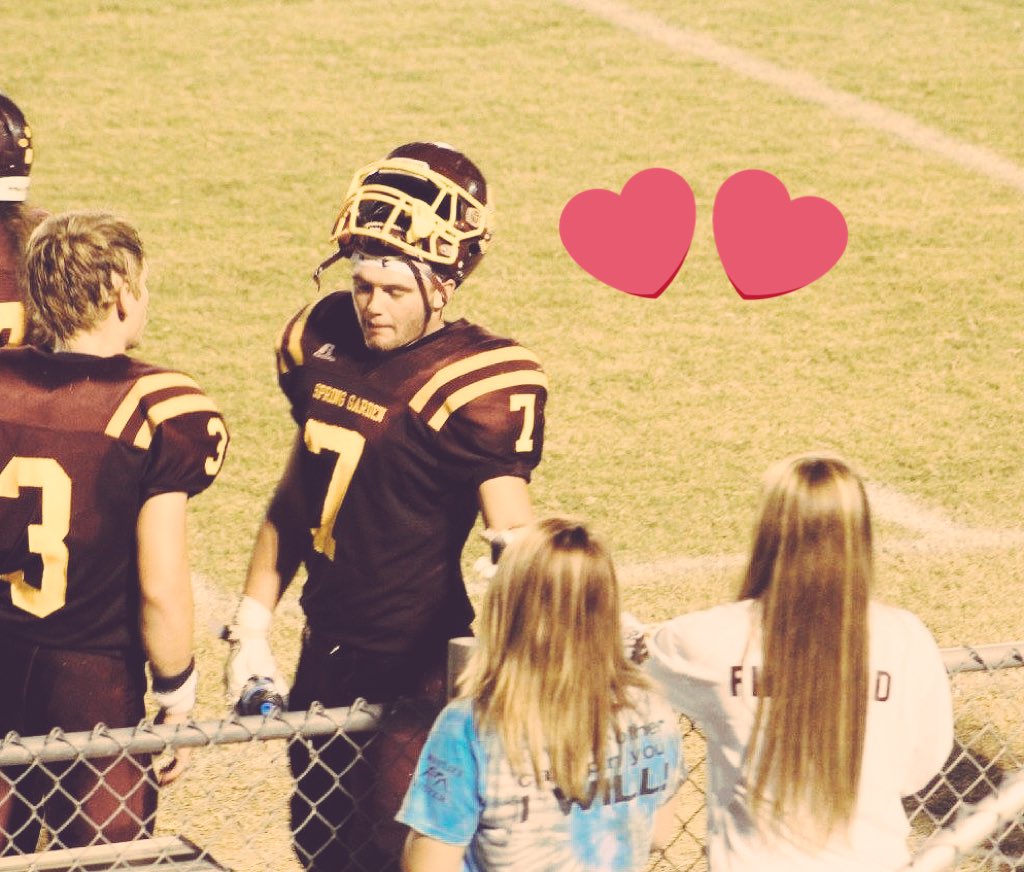 JaydenDeana's tweet photo. happy bday to my fav football player. you "fye" kodak. ily 😝💗 https://t.co/tLRHKlHUnY