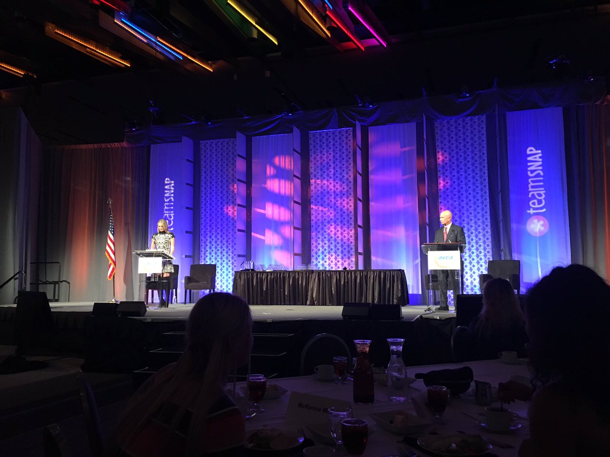 JeremyLeifel's tweet photo. Great celebration today at the AVCA All-America Players of the Year Banquet @AVCAVolleyball @Columbus_Sports #AVCAConvention #cbusdoesvb https://t.co/to0i0OiD1L