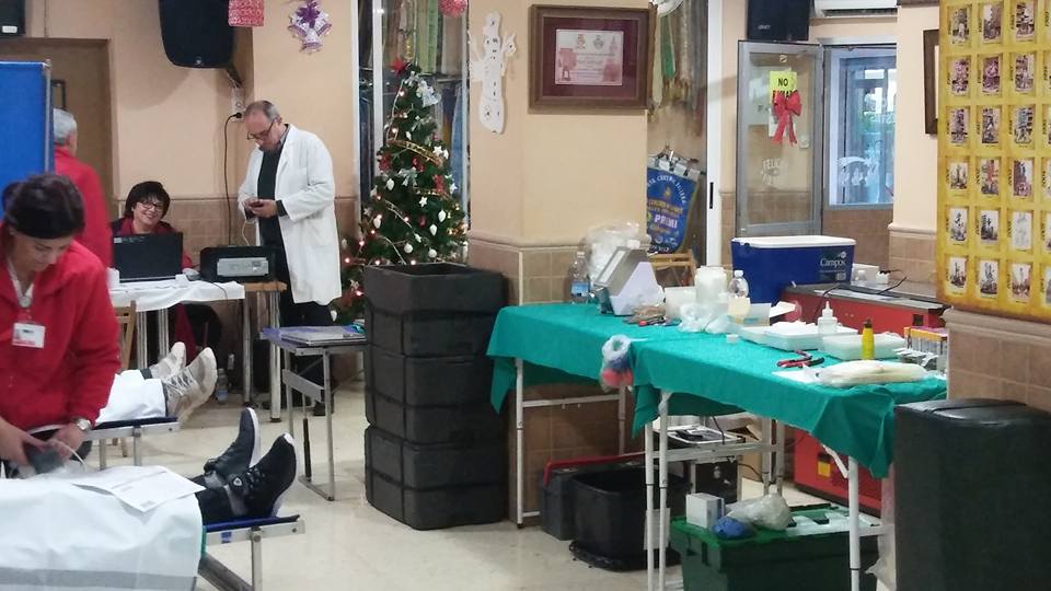 FallaEcuador's tweet image. Hemos comenzado!!!!! Os estamos esperando!!!!!.... Que no os de miedo la lluvia, pensar que es por una buena razón...