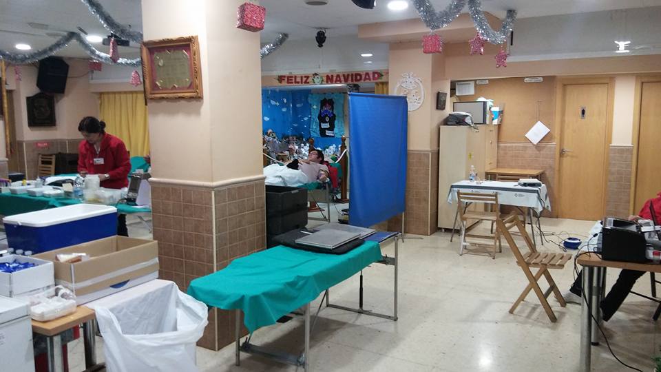 FallaEcuador's tweet image. Hemos comenzado!!!!! Os estamos esperando!!!!!.... Que no os de miedo la lluvia, pensar que es por una buena razón...