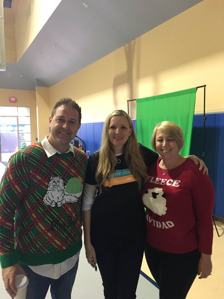 Edtech_Dave's tweet photo. @SJEdTech team! @BaynesHeidi @gabrielle9h great job organizing #cuerockstar #sjusdcue https://t.co/7c7icNpgYn