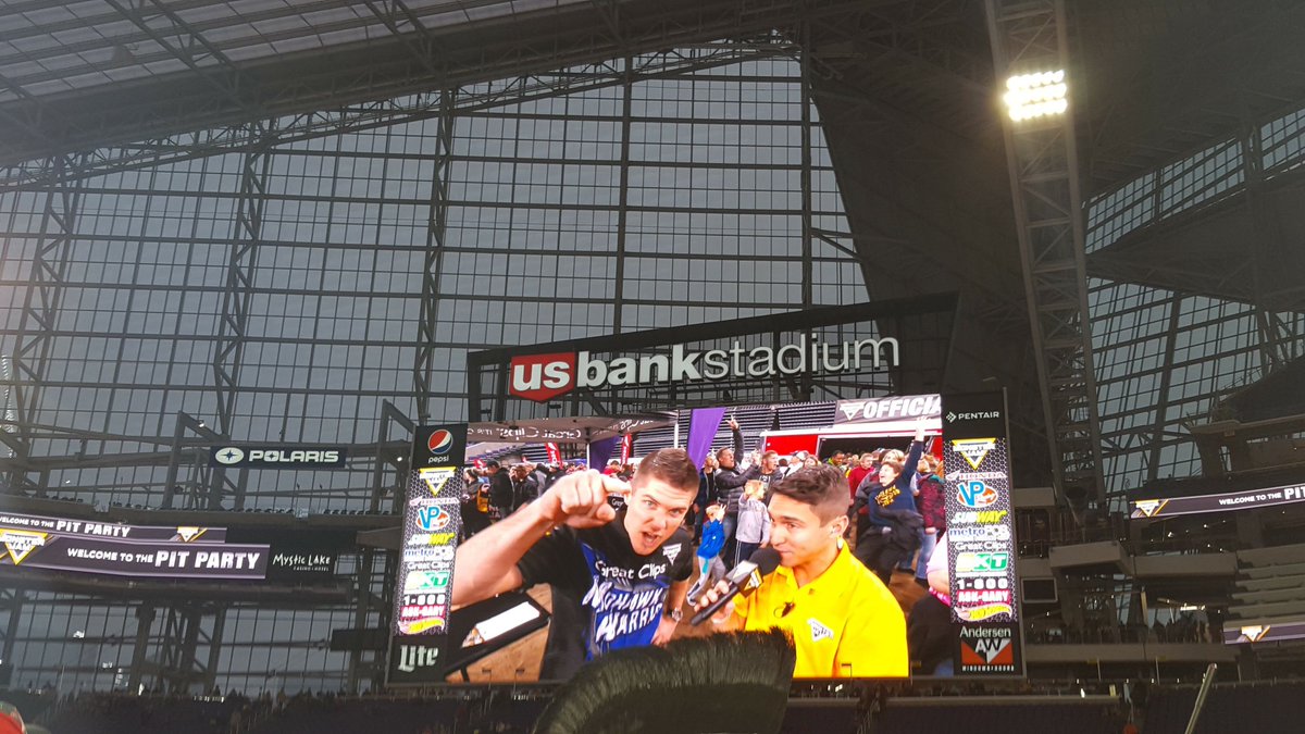 BryceKenny's tweet image. ...That moment they take the mic away 😭🤐 #monsterjam @GREATracing #greatclips #mohawkwarrior