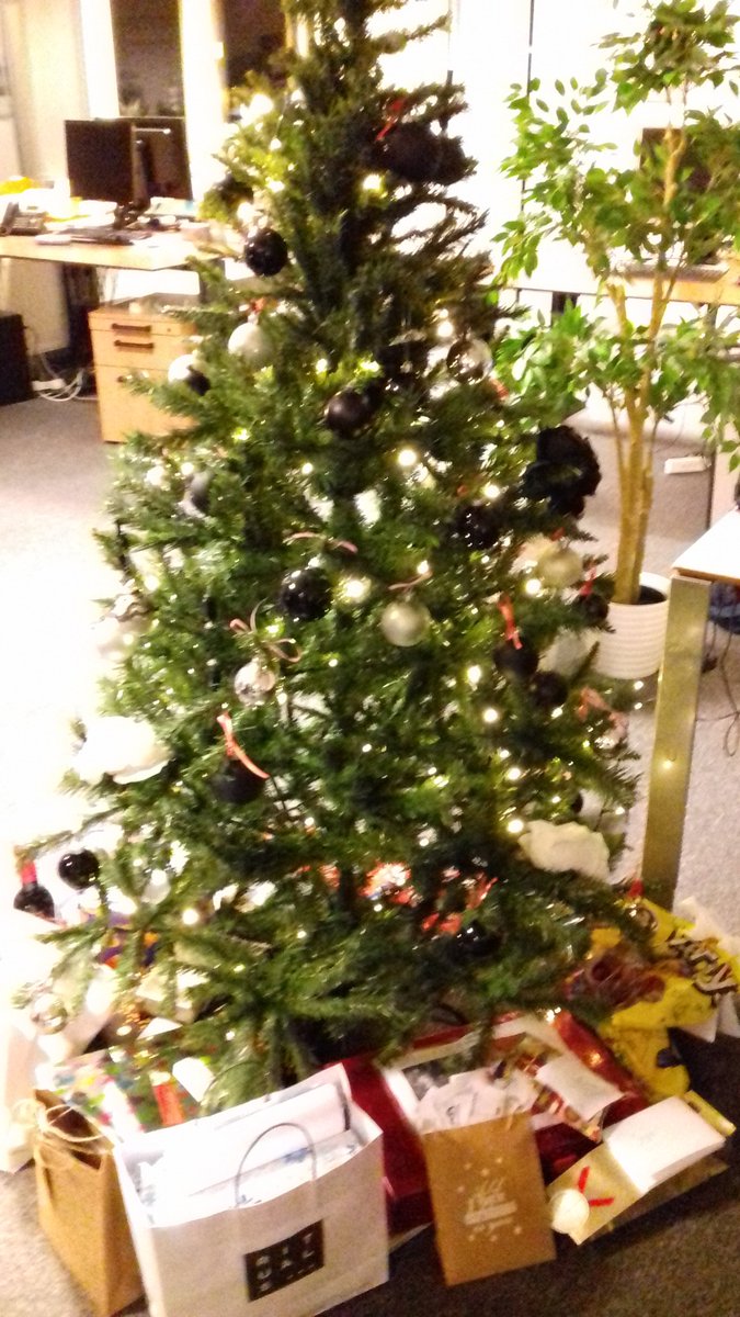 All I want for Christmas... #SinterKerstEnNieuw @TitanTv_bv #TeamSpirit #Kerstgevoel