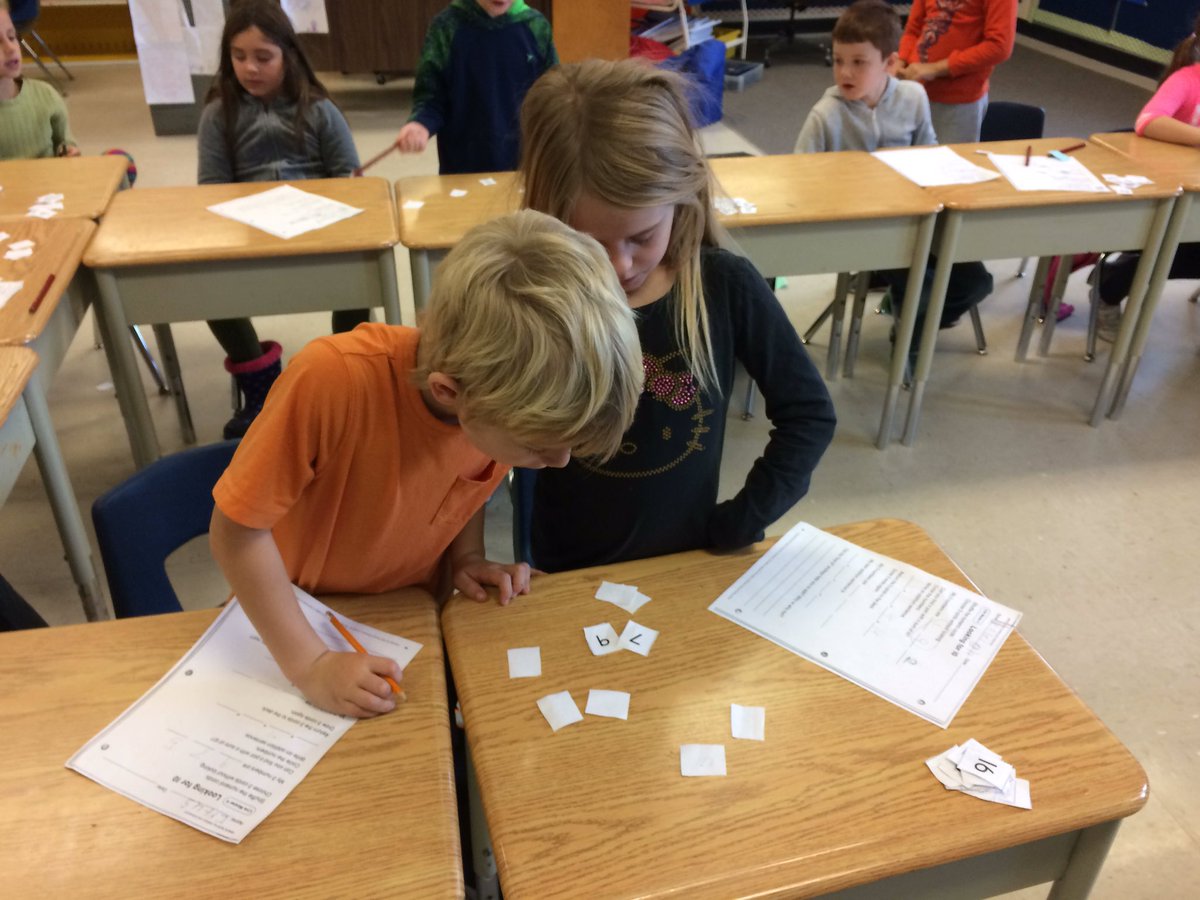 mrskcowan's tweet image. Playing 'find 10' to help us add 3 addends #maketen #doubles #neardoubles